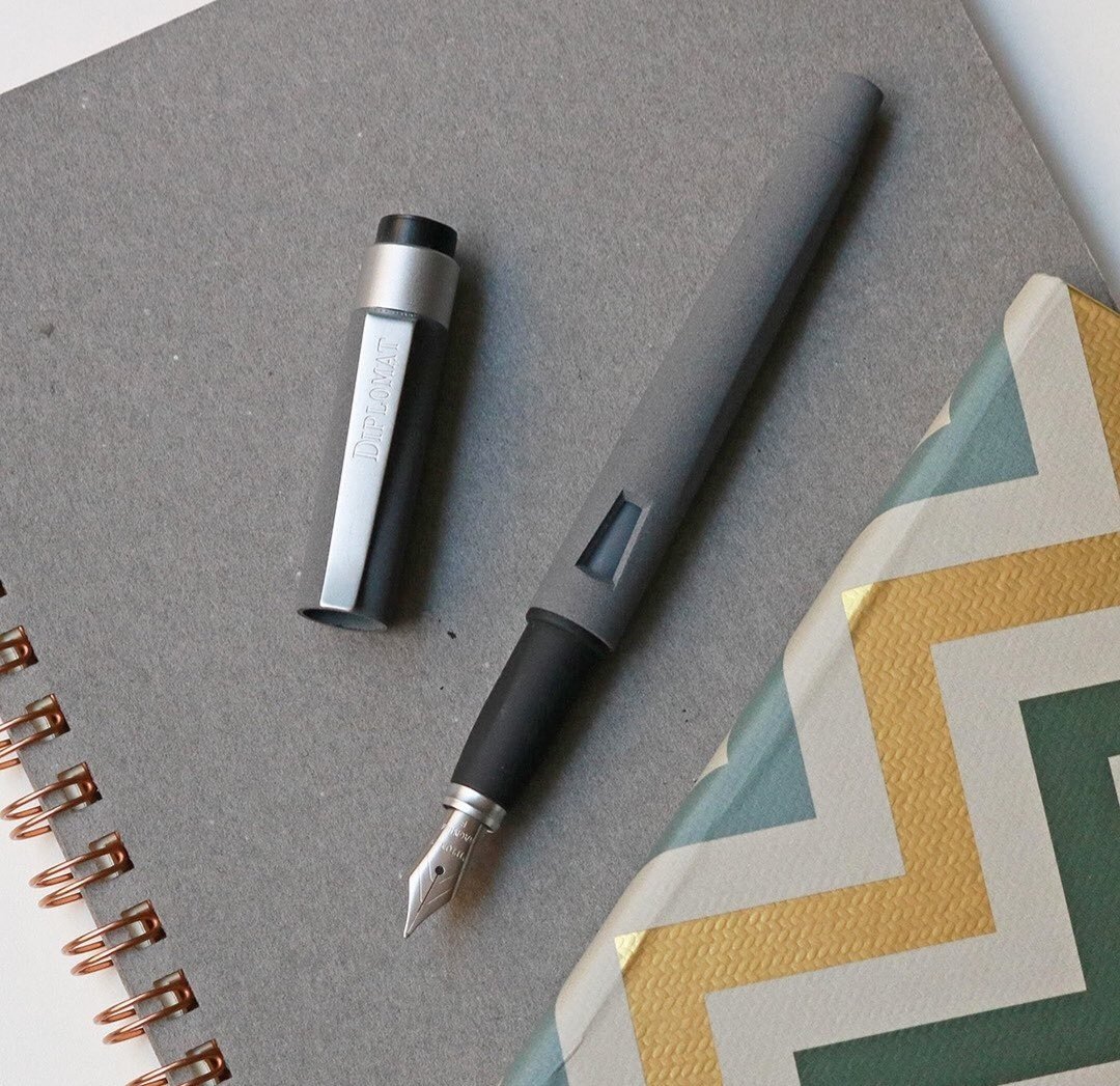 MyPenKart's tweet photo. Diplomat Magnum Soft Touch Fountain Pen - Grey

To buy/book this fountain pen, contact our sales team via WhatsApp/Telegram@+91-9664232159/9820766530

#fountainpenindia #fountainpenaddict #fpaddict #fountainpen #fountainpennetwork #fpenthusiasts #diplomatfountainpens #thepenkart https://t.co/tBV22R6udU