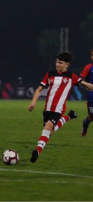 desdelagradape's tweet photo. #ScoutingFPF 
-Ryan Chavez-Muñoz(2004)
-Nació en Inglaterra
-De padres ingleses, abuelo materno peruano
-Juega en Southampton U16
-Posición: Volante central ofensivo
-Estatura:1.72
-La FPF tiene contacto https://t.co/ZEr0XWlHJe