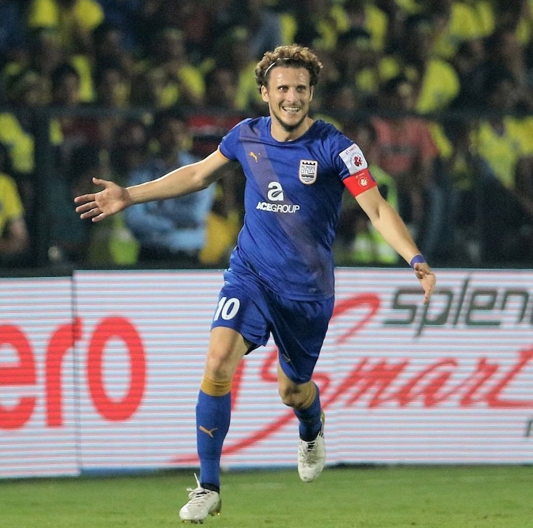 Mumbai City and Manchester United supremo, Happy birthday legendary Diego Forlan 