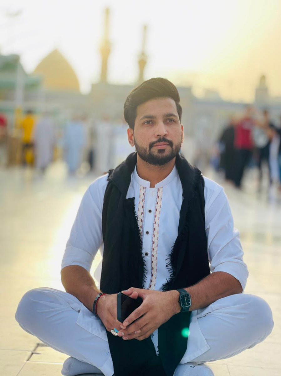 MasoomAzmi11's tweet photo. ✨ لبیک یاحسینٔ ✨

تیرے در پہ جبیں جھکائی حسینؑ
مل گئی ہے مجھے خدائی حسینؑ

جب سے دیکھا ہے آپؑ  کا  روضہ
خلد آنکھوں میں نہ سمائی حسینؑ

سلمان اعظمی ✍️

#Masoomazmi
#Karbala2021
#SadaatGroup 

شکر مولأ 🙏
#Share https://t.co/SeeOOsixTo