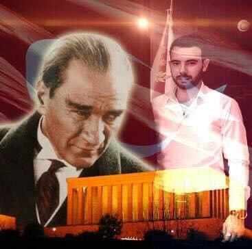 Bizler Atatürk sevgisini;
Moskova'da şarkı yazıp Küba'da puro içip Filistin'de terör eğitimi alan sosyalistlerden değil. Okulundaki Atatürk resmini indiren 
İngiliz öğretmeni camdan aşağı atan Alparslan Türkeş'ten öğrendik...
#19MAYISATATÜRKÜANMAGENÇLİKVESPORBAYRAMI #19MAYIS1919