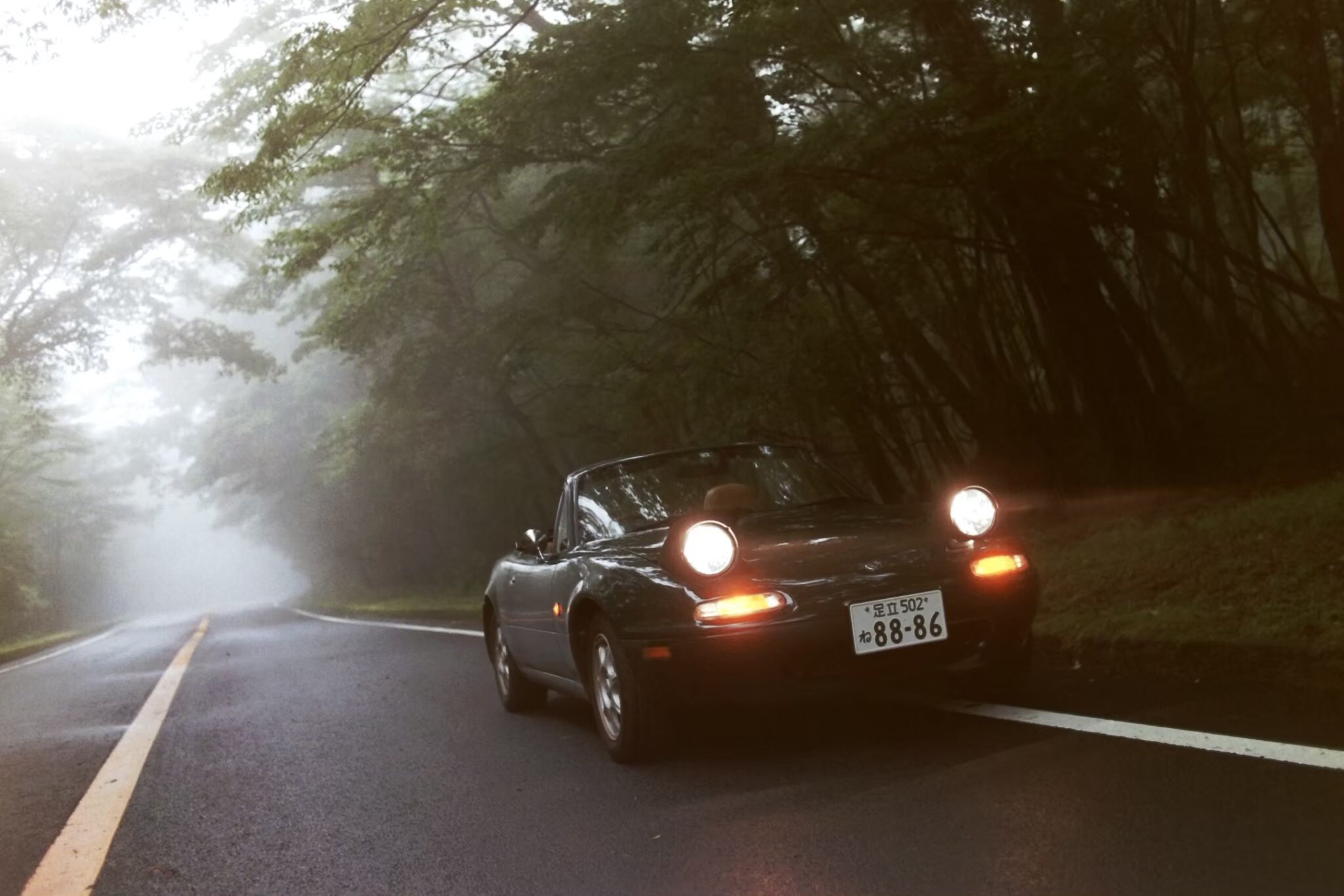 終末ヒロイン しぶやま ｵｯあんなところにかわいい車があるでござる アッ失敬拙者のでござった これは 失敬 拙者のユーノス ロードスターでござった かわいいｱ ｯ 絶命 殺伐としたタイムラインにかわいいロードスターを