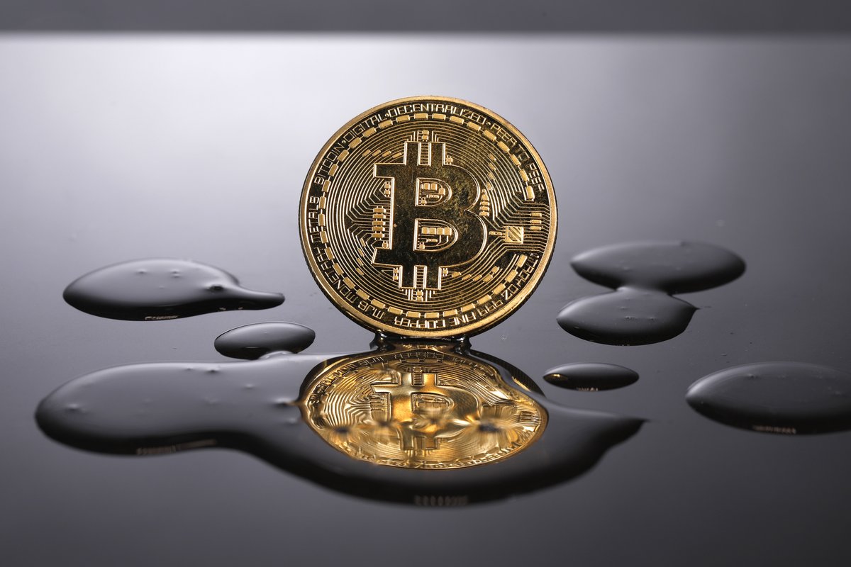 What <a href="/elonmusk/">Elon Musk</a> giveth, he also taketh away.

#Bitcoin erases all the gains it notched following Tesla's announcement that it would use corporate cash to buy the digital asset and accept it as a form of payment for its vehicles trib.al/pLtIvin $BTC $TSLA