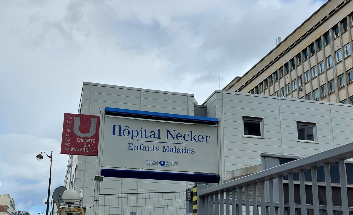 algael77's tweet photo. Merci Nicole d'avoir relevé le défi. Les calots rigolos pour nos soignants et pour donner le sourire aux enfants hospitalisés ont été livrés. 
#cardiopathiecongénitale #cardiopédiatrie #petitcoeurdebeurre #solidarité #MERCI #soignants #aurythmedelavie #1enfantsur100  #couturières https://t.co/qwn2ayNxL2