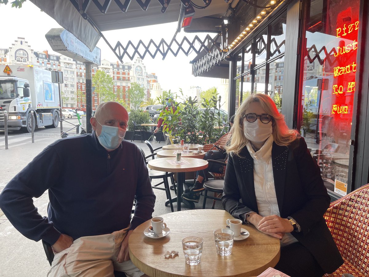 Senatrice_CBE's tweet photo. 1er café en terrasse ce matin ☕️👍Porte de St Cloud avant une journée sénatoriale chargée. Accompagnée d’un ami militant de longue date, c’est un bonheur de retrouver auj nos cafés, nos commerces et nos équipements culturels qui ont tant souffert de la crise ces dernier mois https://t.co/4jpHgSI6tw
