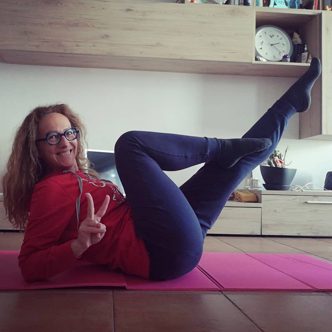 SvettyLove's tweet photo. Quando VUOI una cosa che non hai mai avuto, devi FARE ciò che non hai mai fatto 😜
Addominali Gooo 👊👊
La Costanza alla fine premia sempre!
#SvettyLove #buongiorno #19maggio #nuovoebook #addominaliscolpiti #panciapiatta #eserciziofisico #UniscitiANoiKS10 #iomiprendocuradite https://t.co/CjQUhGx7HQ