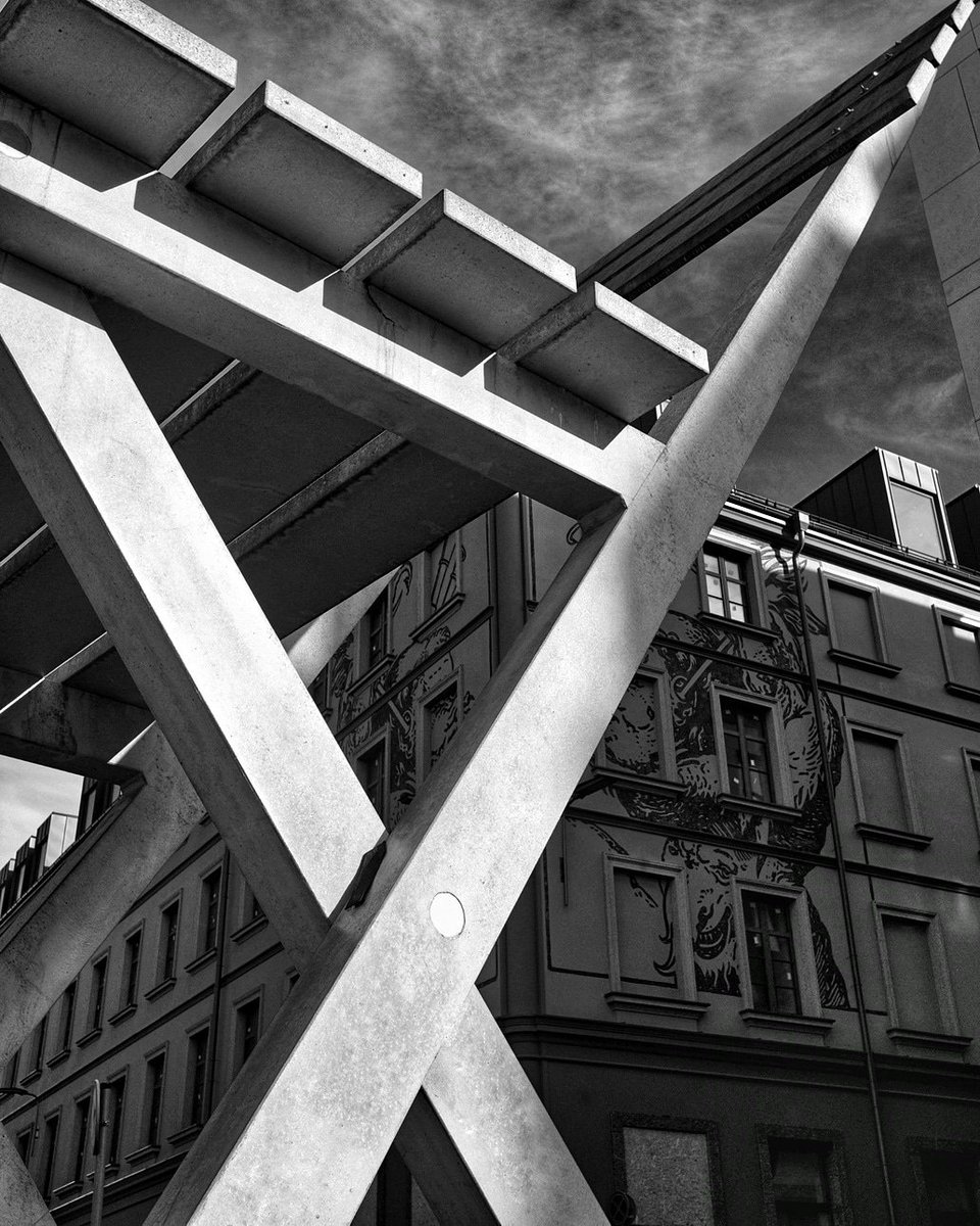 Sit! (If You Can)

#blackandwhitecity #citystreet #cityscapephotography #city_in_bnw #urbanandstreets #urbanexplorations #cityexploration #cityviews #urbanviews #visitwroclaw #wroclaw_bnw #wroclaw_official #noiretblancphotography #streetsofeurope #chairsculpture #outdoorsculpture