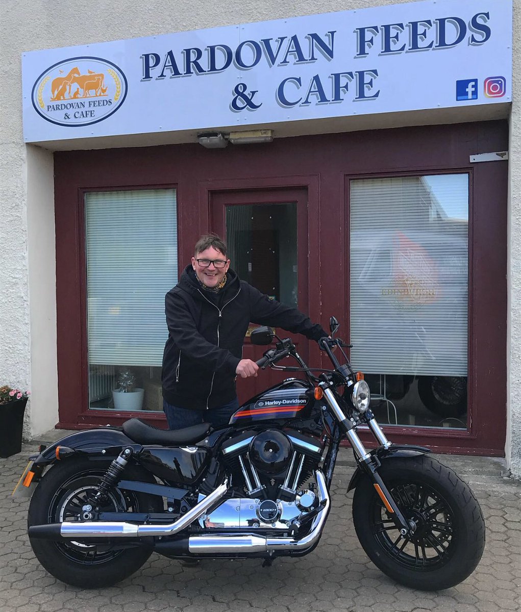 EdinburghHarley's tweet photo. Congrats to Barrie collecting his new Sportster Forty-Eight Special XL1200! Enjoy &amp; Take care! Safe riding! Also guys go check out his cafe @pardovanfeeds 🔥💥💨 https://t.co/zzpxMyaobT