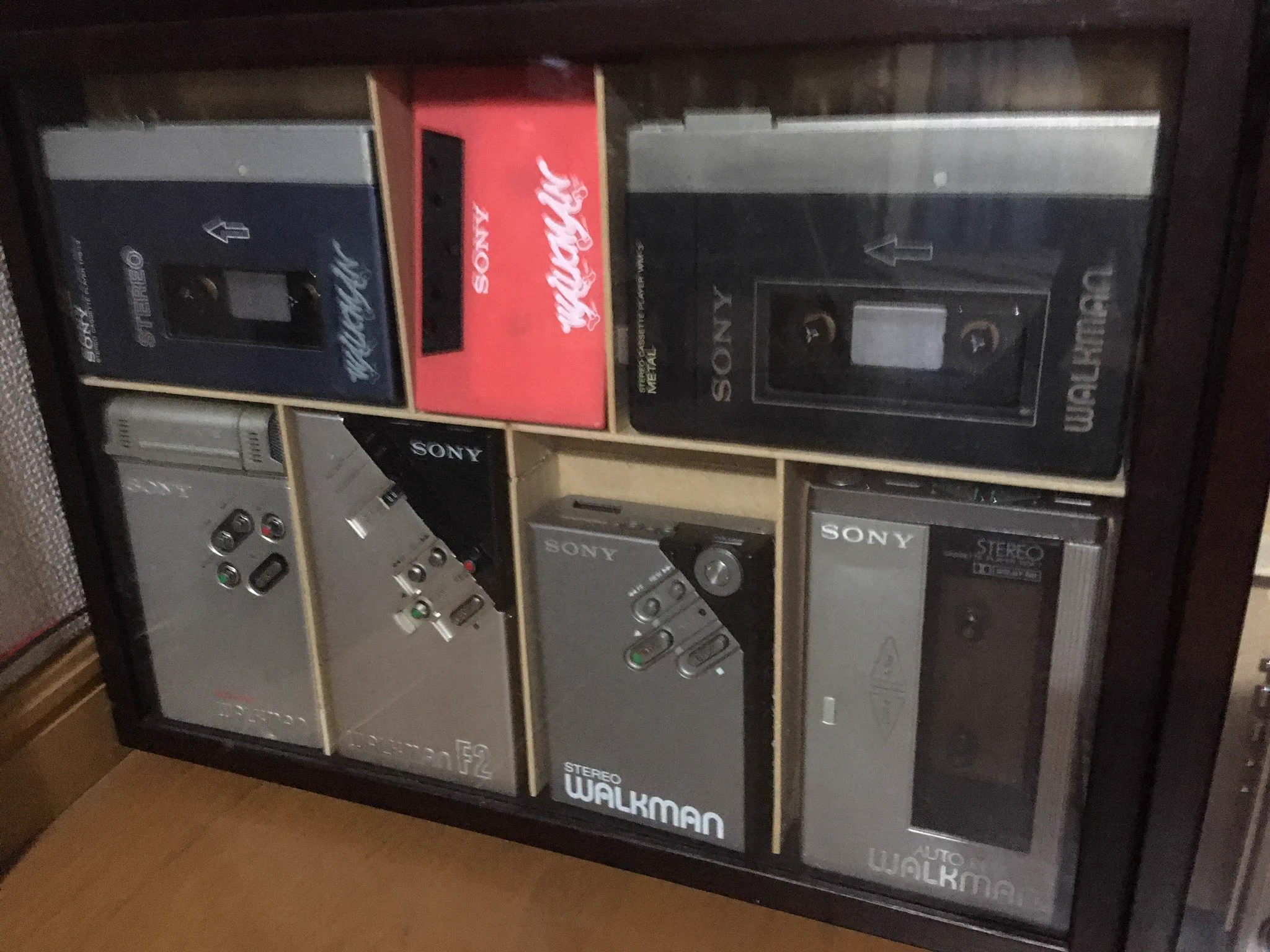 @marumi_1985 集めたくなる気持ちわかります！自分はカセットのウォークマンです。 