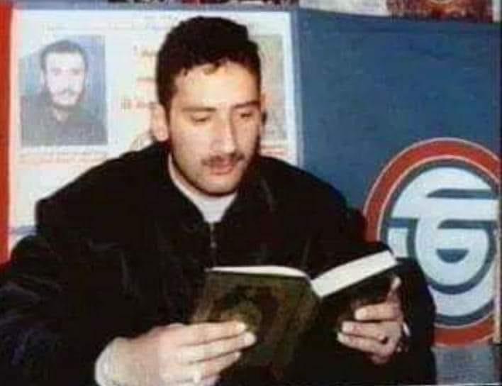 وحي البحر للسماء عبق شهادة ونور لحن الموج المنكسر على خدّ الشط في صور هشام والف الف حرف من ابجدية المقاومة
#أمير_البحر