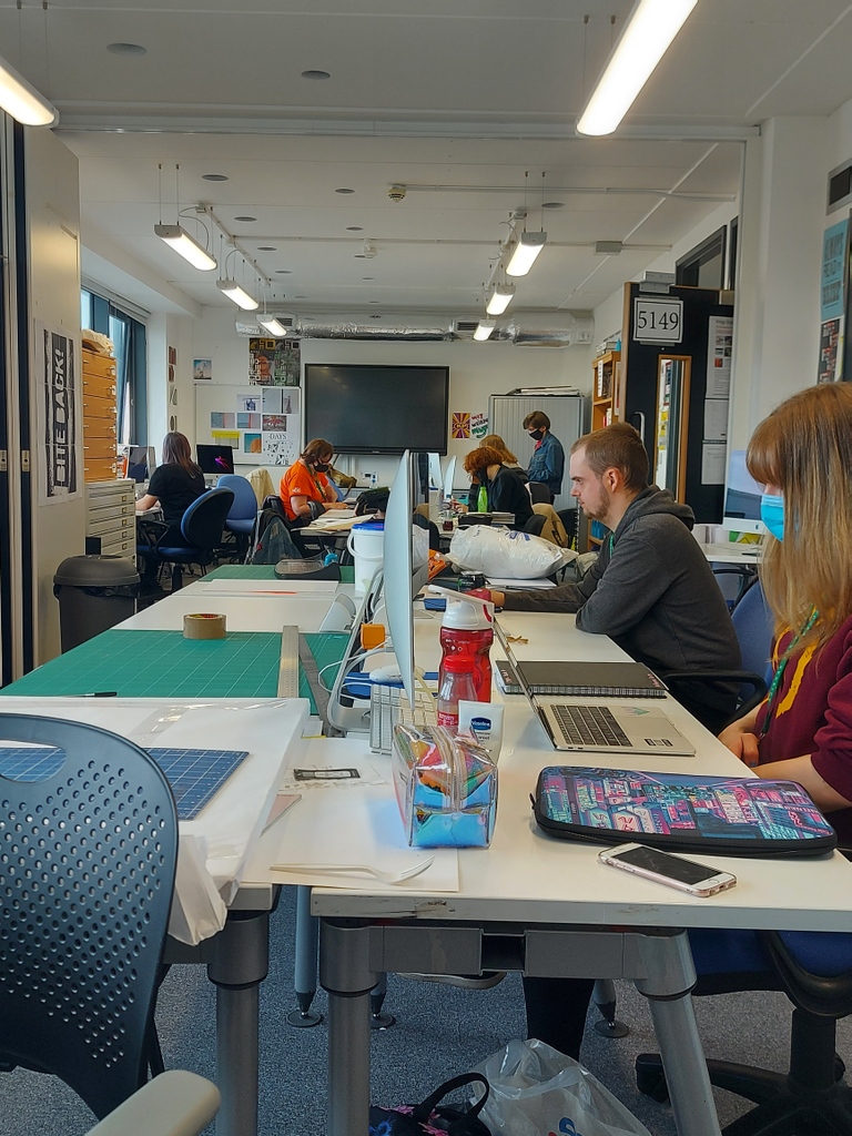 _ESC_UC's tweet photo. Our final year BA (Hons) Graphic Design and Illustration students are busy working away, editing and refining their final major projects. There are only a few weeks left until the final deadline - but spirits are still high!
#KeepGoing #Motivation #ESCDegrees #StationPlaza https://t.co/GjOgEnbucs