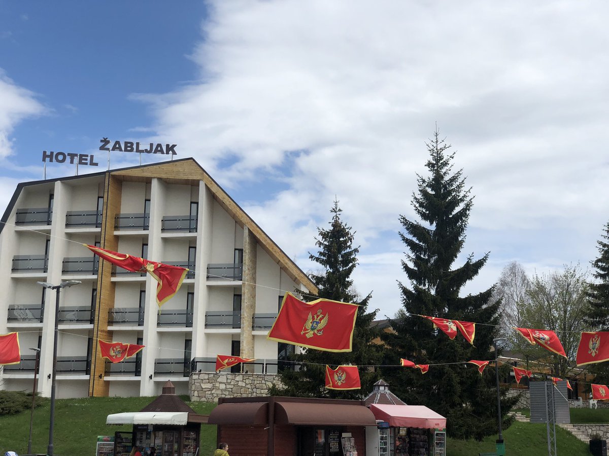 drMARINA79's tweet photo. Praznicno❤️ https://t.co/Qx1TWYZZCw