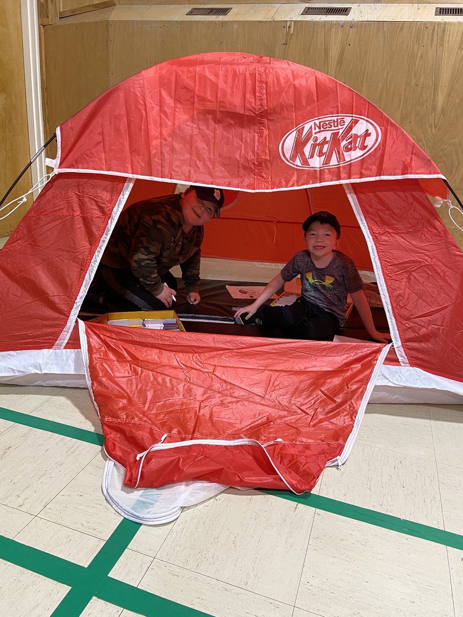 TEMstars's tweet photo. Our K/1 students enjoying class at our camping site this morning! https://t.co/suIUh187U5