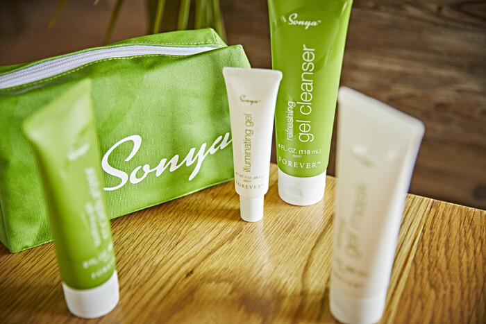 ayajubril's tweet photo. ✳ Skin can sometimes quickly change and vary without any warning. ✳

🌳 That's why those with combination skin will adore the Sonya Daily Skincare Kit. ✨😍

#HowDoYouAloe #Skincare

https://t.co/qc4kuaop5b https://t.co/AniZQhiif4