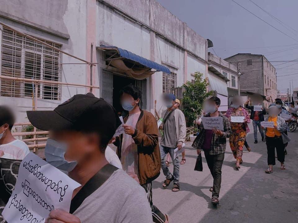 lypm_twt's tweet photo. Pro Democracy Activists protest against Military Regime in #Muse city , Shan State on May 19. 

#May19Coup
#WhatsHappeningInMyanmar
https://t.co/jL6G9oxh1W