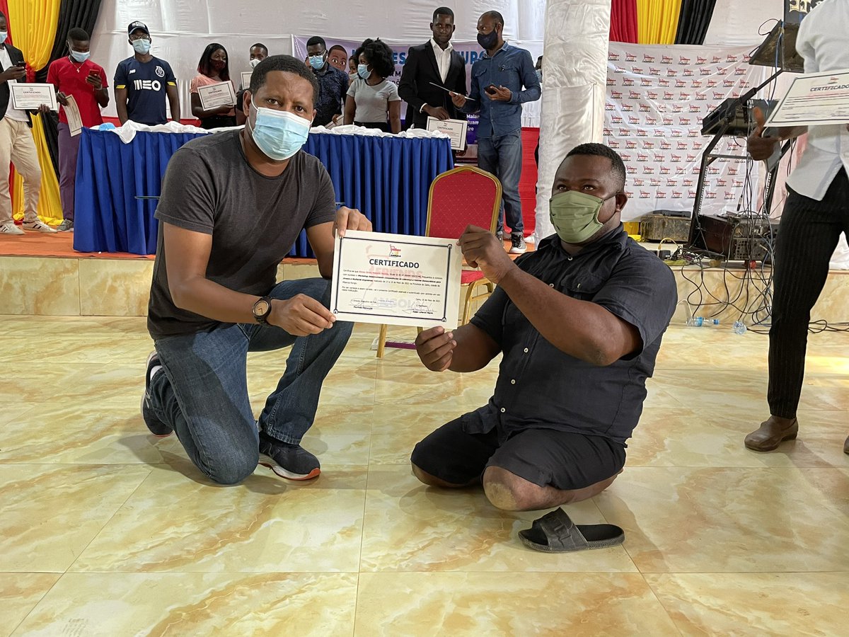Chivucute's tweet photo. Algumas imagens do segundo dia (no dia 18 de Maio) da formação sobre Liderança e Valores Democrático na capital do Zaire, Mbanza-Kongo. Por Friends of Angola
#embaixadaeuaemangala
#NED
#friendsofangola
#Angola https://t.co/iD0bIwKLKj