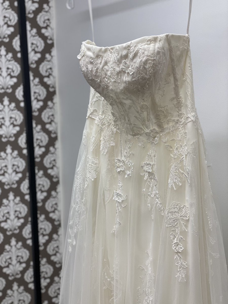 cnsignbrideprom's tweet photo. It’s about you. Pick your style 💕@cnsignbrideprom  #bridal #wedding #bride #event #prom #dress #shoplocal #consignment #bostonbride https://t.co/GNANkvYavH