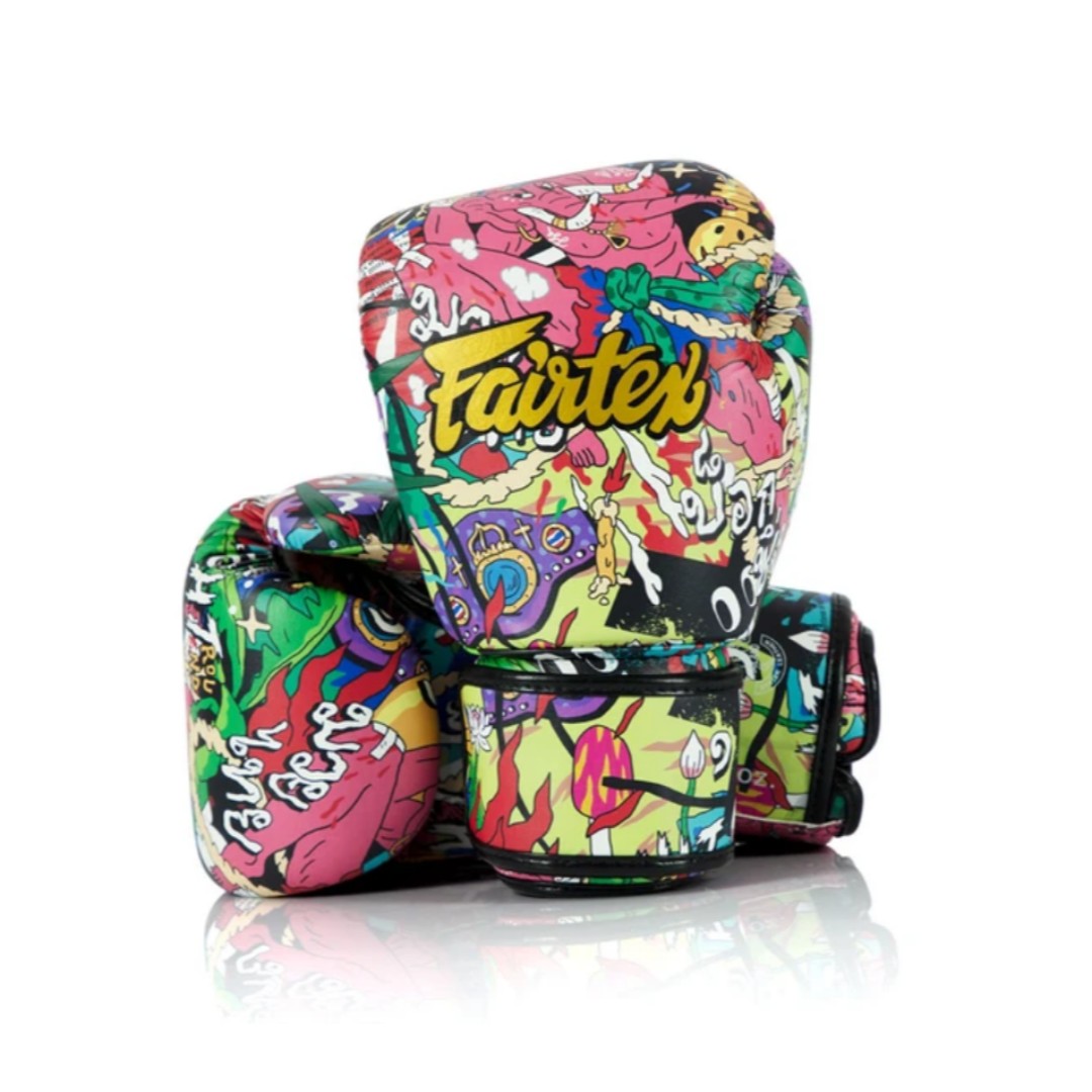 SportsInvolve's tweet image. In Stock! 💥

URFACE is a well-known Thai streetwear company inspired by Pop Art, owned by one of Thailand’s top illustrators: Mr.Arak Aonwilai a.k.a. “Sahred Toy”. 🎨

Check out these URFACE X Fairtex Limited Edition Boxing Gloves in our shop now! 🥊

ow.ly/1X9y50DHsIH