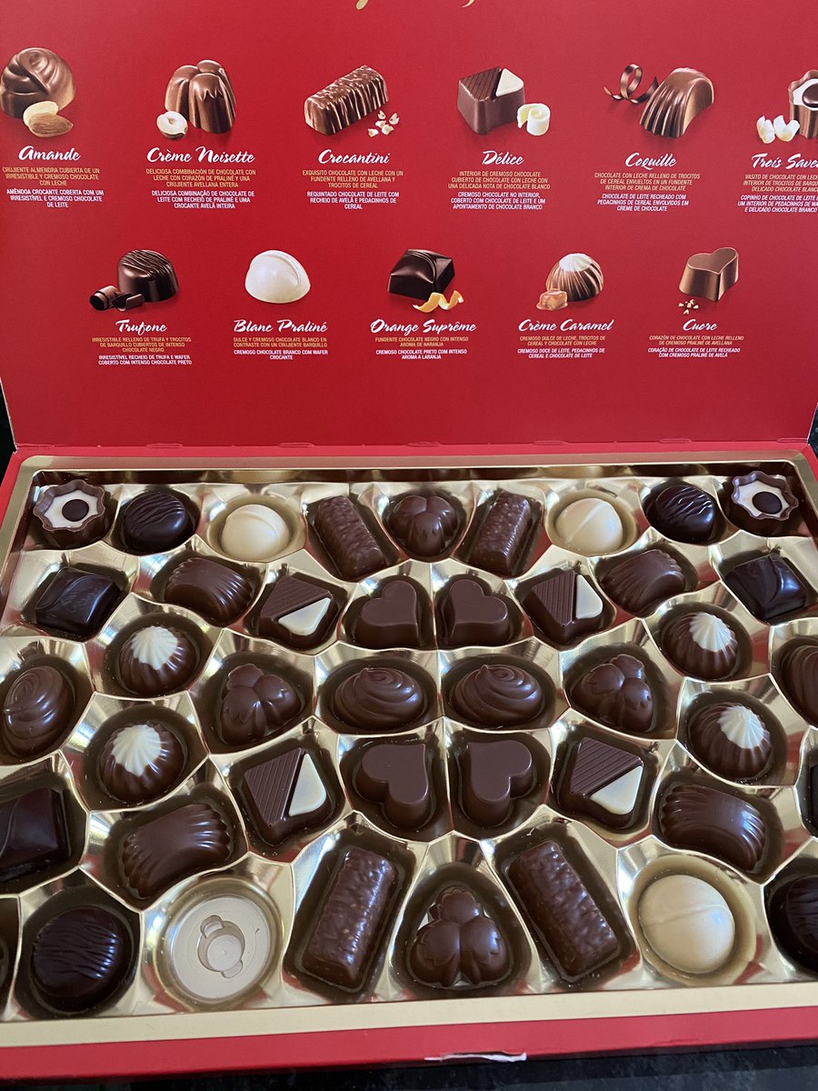 01anacami's tweet photo. Comprar tu caja de chocolates preferidos y que le falte uno de chocolate blanco #nestle https://t.co/4Ng0ozwX9Z