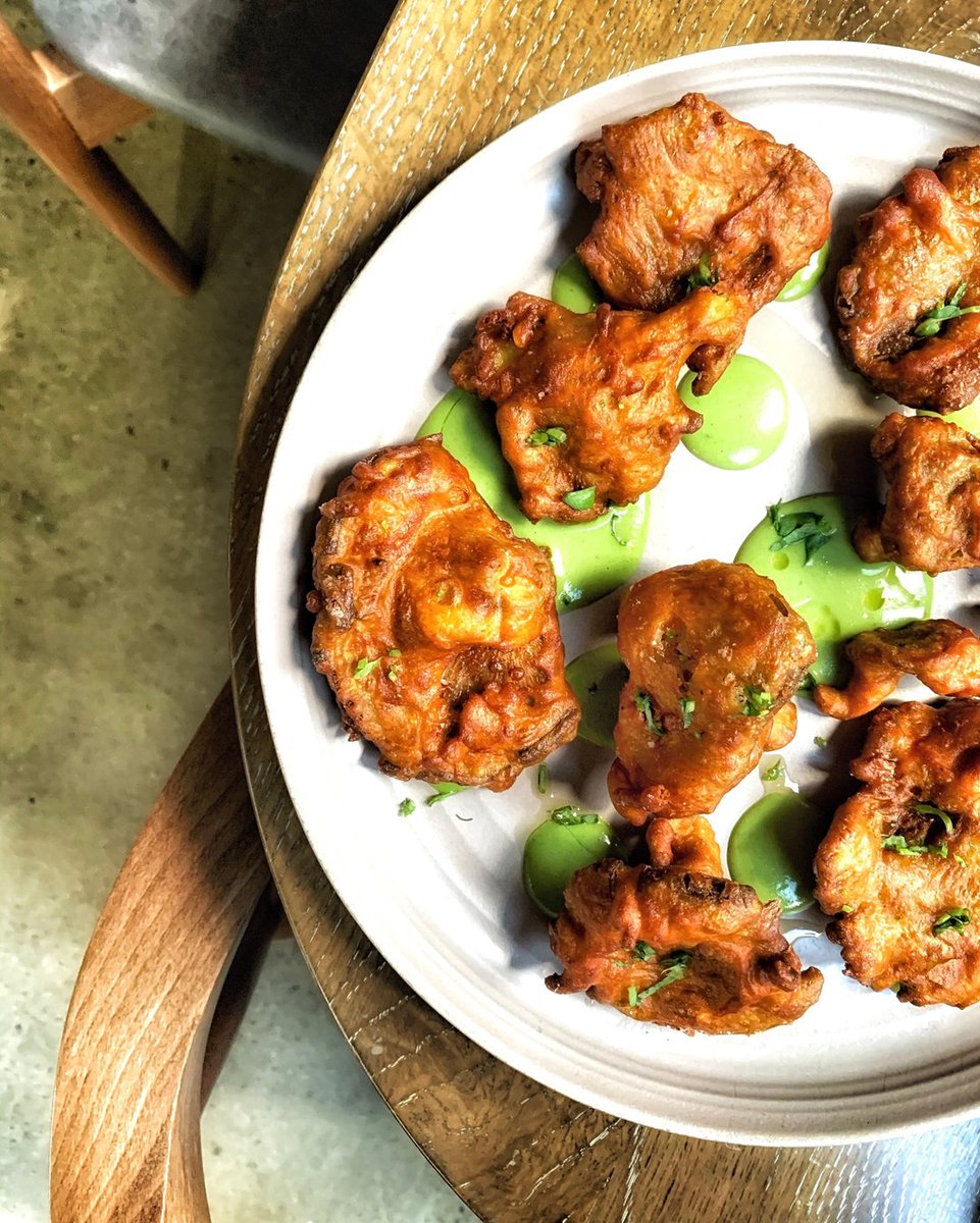 redbird_atl's tweet photo. Spring on a plate! Crispy Fried Mushrooms in spiced chickpea batter with garlic-herb dipping sauce // photo: @microbunnypimp
_____________________
#flyredbirdfly #redbird #atlantarestaurants #westside #atlanta #ATL #culinaryexperience #comeasyouare #foodlover #freespiritedcuisi https://t.co/PCuuBEvdok
