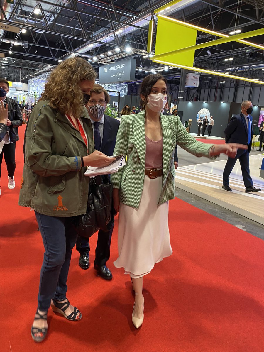 cacho_marta's tweet photo. Llegando todas las autoridades a la inauguración de @fitur_madrid . @IFEMA MADRID @IdiazAyuso @AlmeidaPP_ https://t.co/R38sKQm5CJ