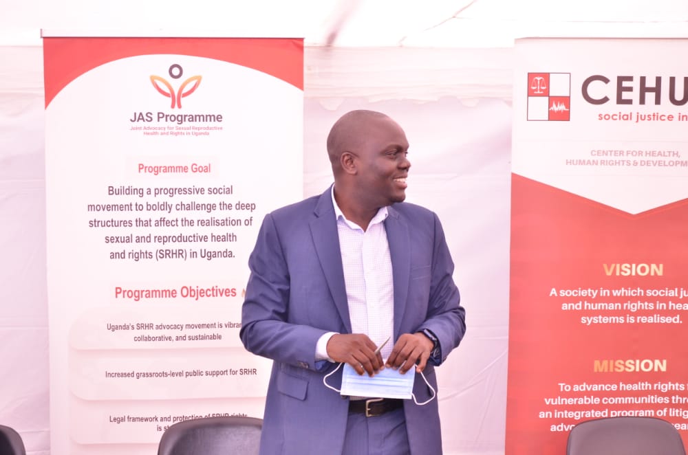 SiphoUganda's tweet photo. What they expect from we at @cehurduganda is what they will be expecting from you CHAs, that is Result, Accountability and Trust - @mulumbacehurd #UnifyingSRHR #JASProgram https://t.co/PAkxJpj98y