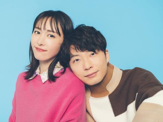 po2yo3's tweet photo. 逃げ恥のエピソードで星野源さんが「結衣ちゃんが電車で涙を流すシーンで、隣に座る僕に見えないように片目だけ涙を流す演技をされていてそれが本当に凄くて、わー！となったし本当に綺麗なお顔で放送みててドキドキしました」っていうのを思い出して今めちゃめちゃドキドキしてる😍❤️ https://t.co/JSB5DSli0M