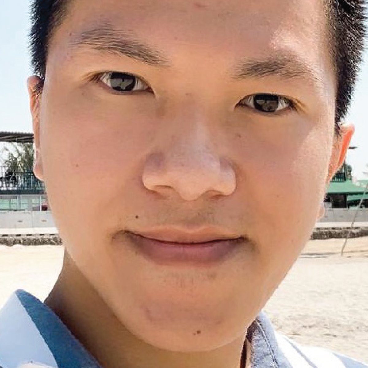 blpbeauty's tweet photo. Men CAN wear #BLPxAvoskin #MultipurposeTintedSunscreen, and yes, men are welcomed to try other essentials, too!
Tag ya kalau kalian cobain tinted sunscreennya! https://t.co/IvSp4PSS3w