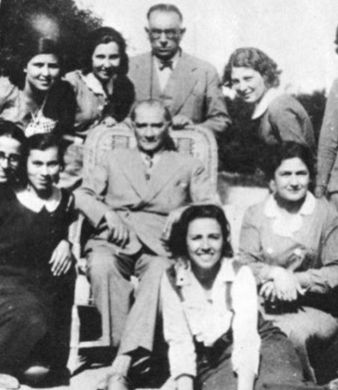 t_ttglobal's tweet image. Ulu Önderimiz Mustafa Kemal Atatürk&apos;ün Sonsuz Işığında 19 Mayıs Atatürk&apos;ü Anma, Gençlik ve Spor Bayramımız Kutlu Olsun !