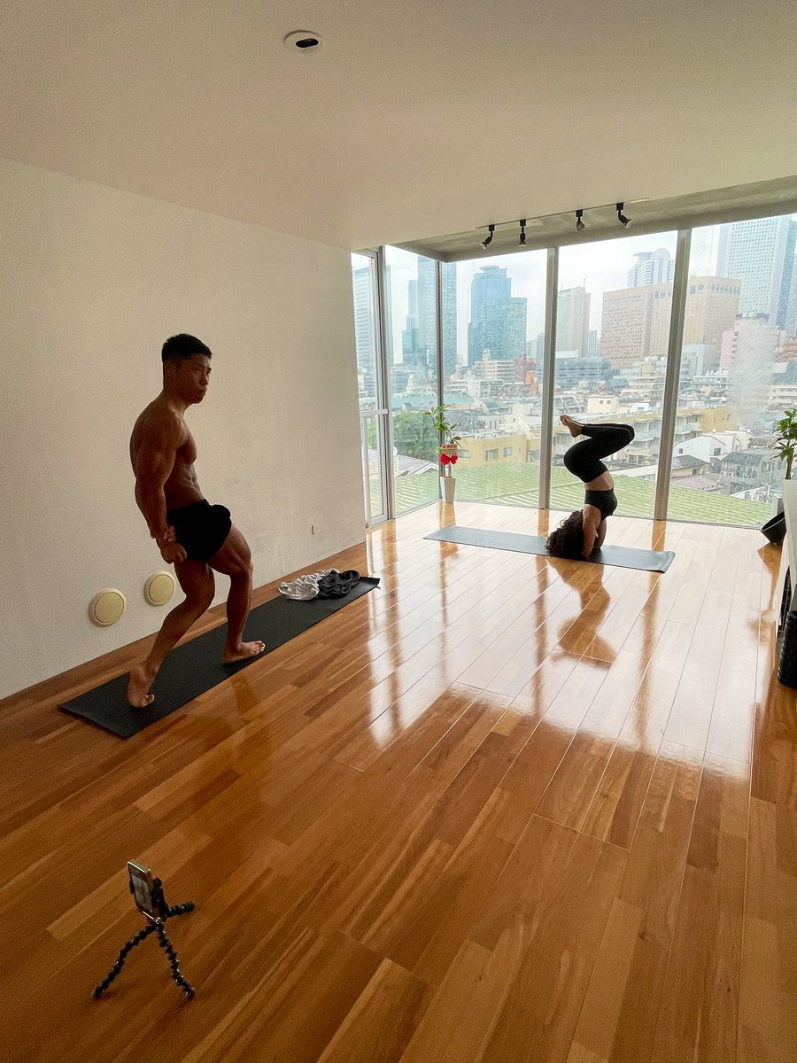 ゆうき@メンズヨガ🧘♂️ (@yogaboy_jp) on Twitter photo ボディービルダーご用達のヨガスタジオが本日初台に誕生しました。
ヨガをして肩甲骨の動きがかなり良くなったそうです。
ビルダーなどのアスリートたちにこそ、ぜひヨガをしてほしいと僕も思います!
間違いなくパフォーマンスが上がるはず!!
岡本さん<a href="/it_fitness_jp/">おかもと@筋肉エンジニア︎💪('ω'💪)</a>
来てくれてありがとー!🔥 ボディービルダーご用達のヨガスタジオが本日初台に誕生しました。
ヨガをして肩甲骨の動きがかなり良くなったそうです。
ビルダーなどのアスリートたちにこそ、ぜひヨガをしてほしいと僕も思います!
間違いなくパフォーマンスが上がるはず!!
岡本さん<a href="/it_fitness_jp/">おかもと@筋肉エンジニア︎💪('ω'💪)</a>
来てくれてありがとー!🔥