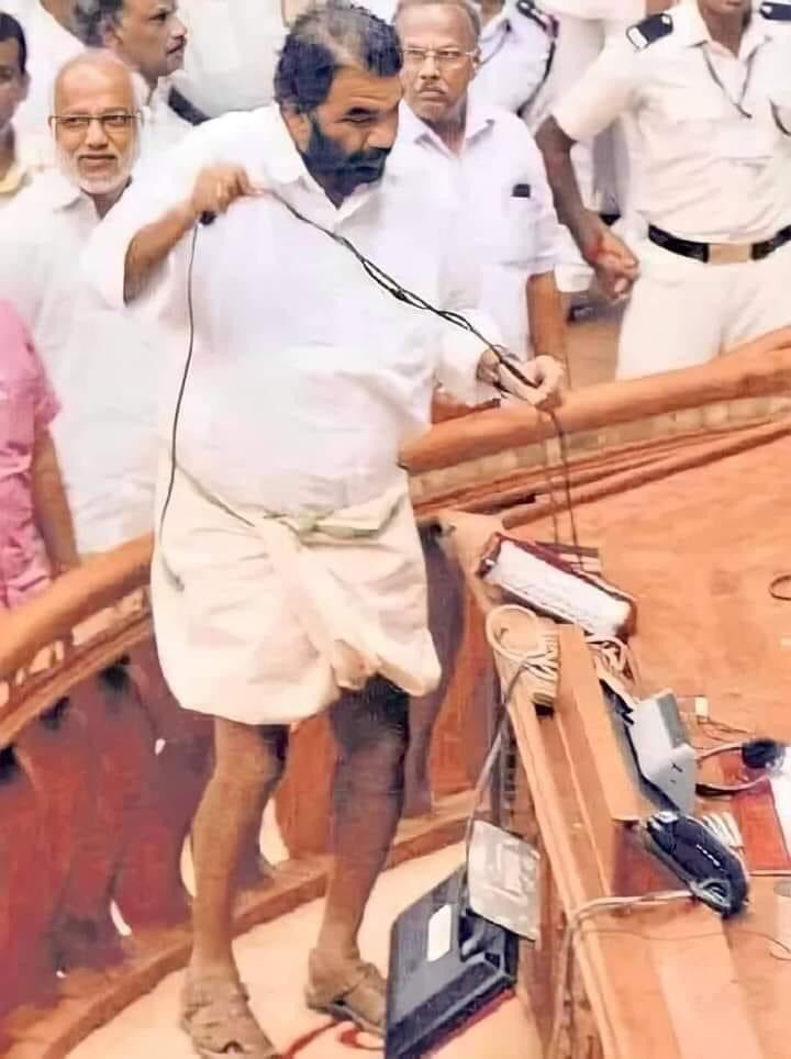 Achayan_here's tweet photo. ഐടി ആയിരുന്നു നല്ലത്, പൊളിച്ചേനെ😁😁 https://t.co/8RVrisiAKp