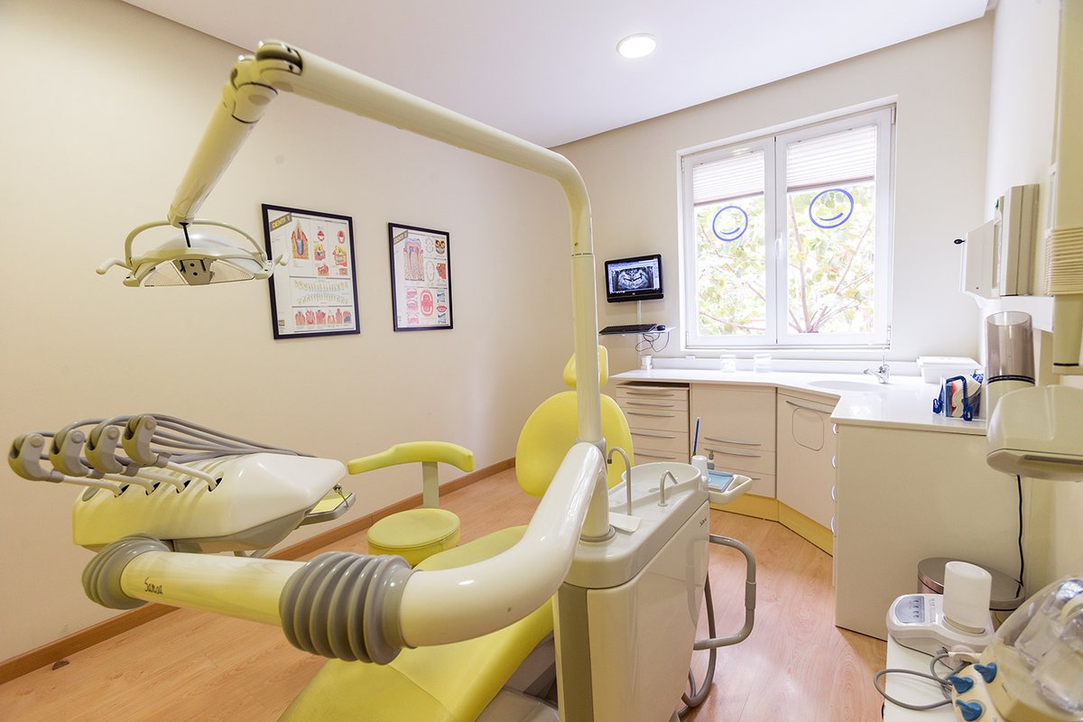AlserDental's tweet photo. Contamos con todas las especialidades odontológicas que nos permiten cuidar la salud y bienestar de nuestros pacientes por encima de todo.

📍 Estamos en la Avd/ Tres Cruces, 8. Zamora

#dentista #clinicadental #AlserDental #Zamora https://t.co/RaY4ZemBD7