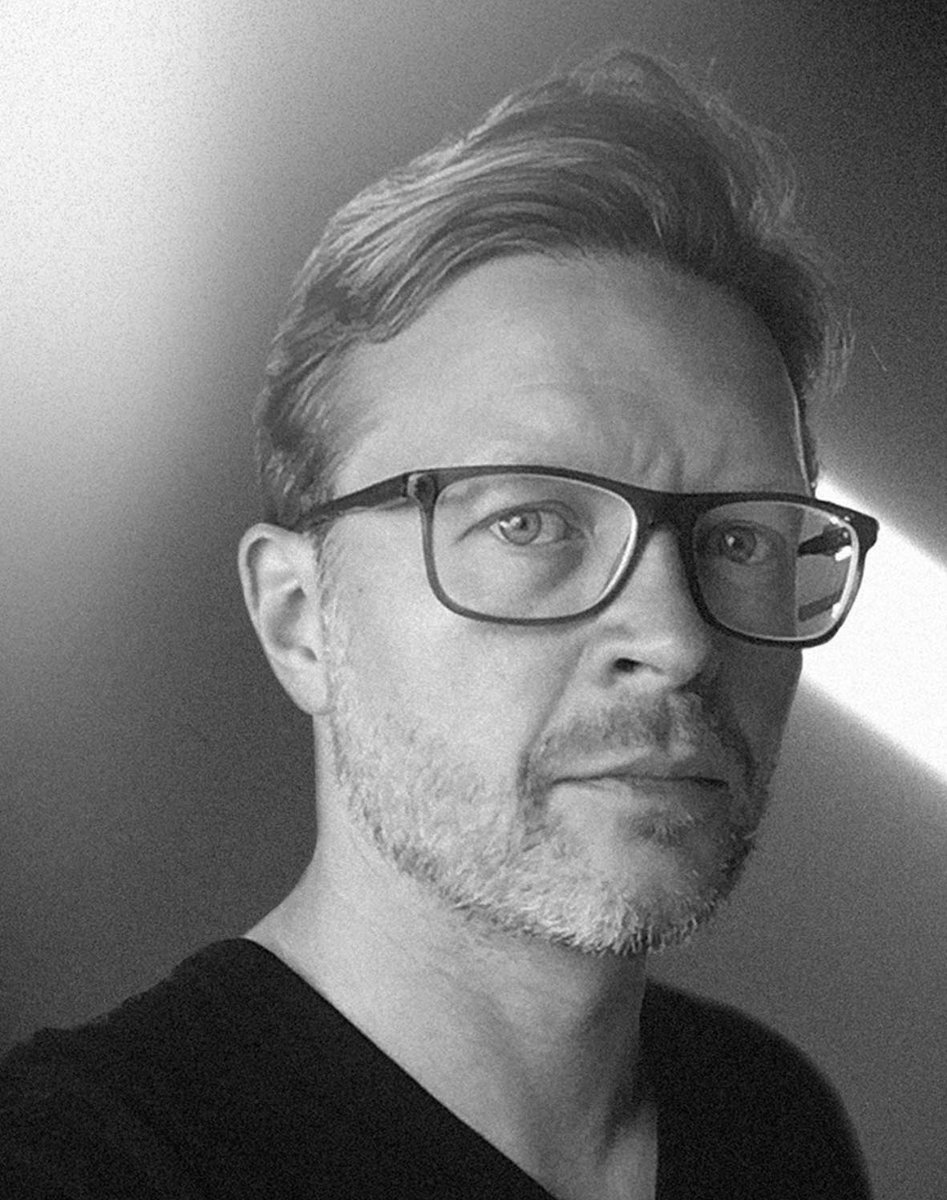 AndersenPress's tweet photo. Discover how Jason Cockcroft developed the incredible illustrations in #WeWereWolves in his blog for @FCBGNews:
https://t.co/NgXtxqjdDv https://t.co/mgT9OlEzee