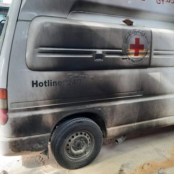 IrrawaddyNews's tweet photo. An ambulance from the Myanmar Red Cross Society (MRCS) was attacked with Molotov cocktails by a mob in #Yangon’s Hlaing Township on Wednesday morning, damaging the vehicle. 

#WhatsHappeningInMyanmar https://t.co/EoMcEBY0om