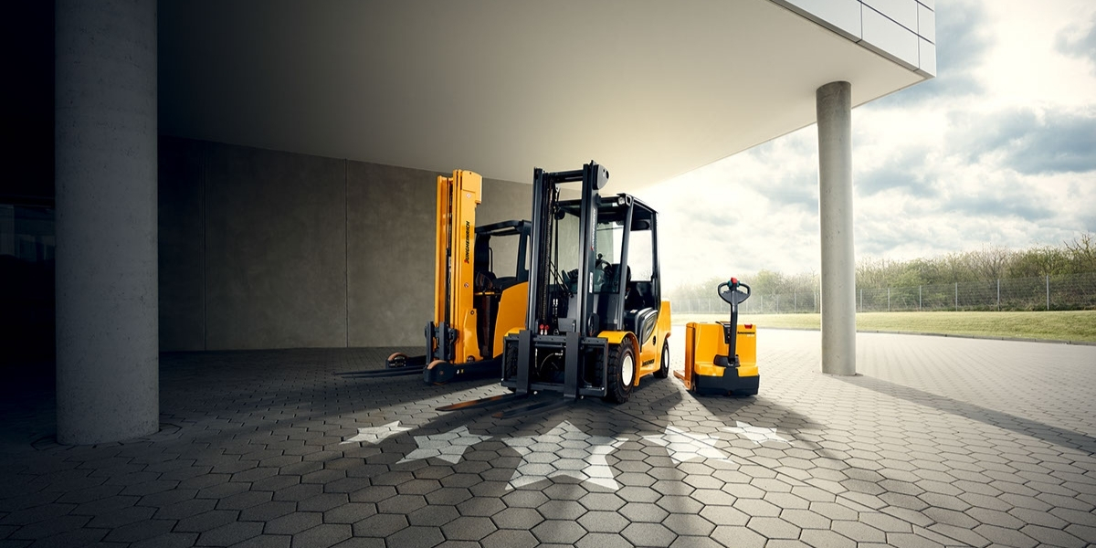 forktruckftw's tweet photo. Why buy a Junstar #forklift from FTW | https://t.co/ntLvqpYlhX #materialshandling https://t.co/GS3so009Gv