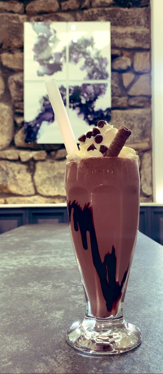 Our Nutella milkshake 🤤 😍#RoyalMilkshakes