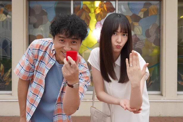 戸田恵梨香さん・新垣結衣さんという美人女優と共演したが…！どちらも嫁に送り出したムロツヨシさんには幸せになってほしいとの声続出！！