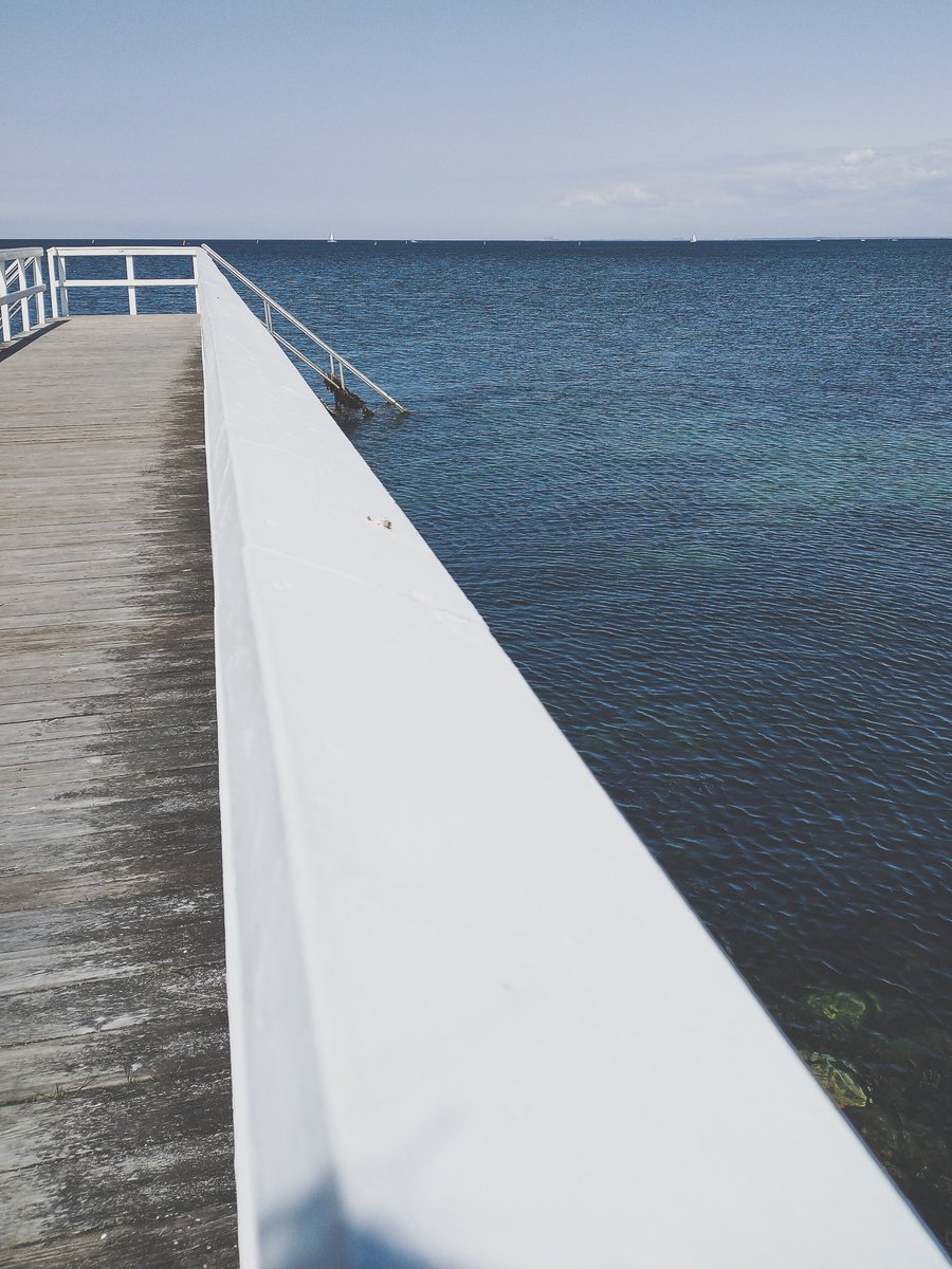 Divided.

#photooftheday #mobilephotography #beach #malmö