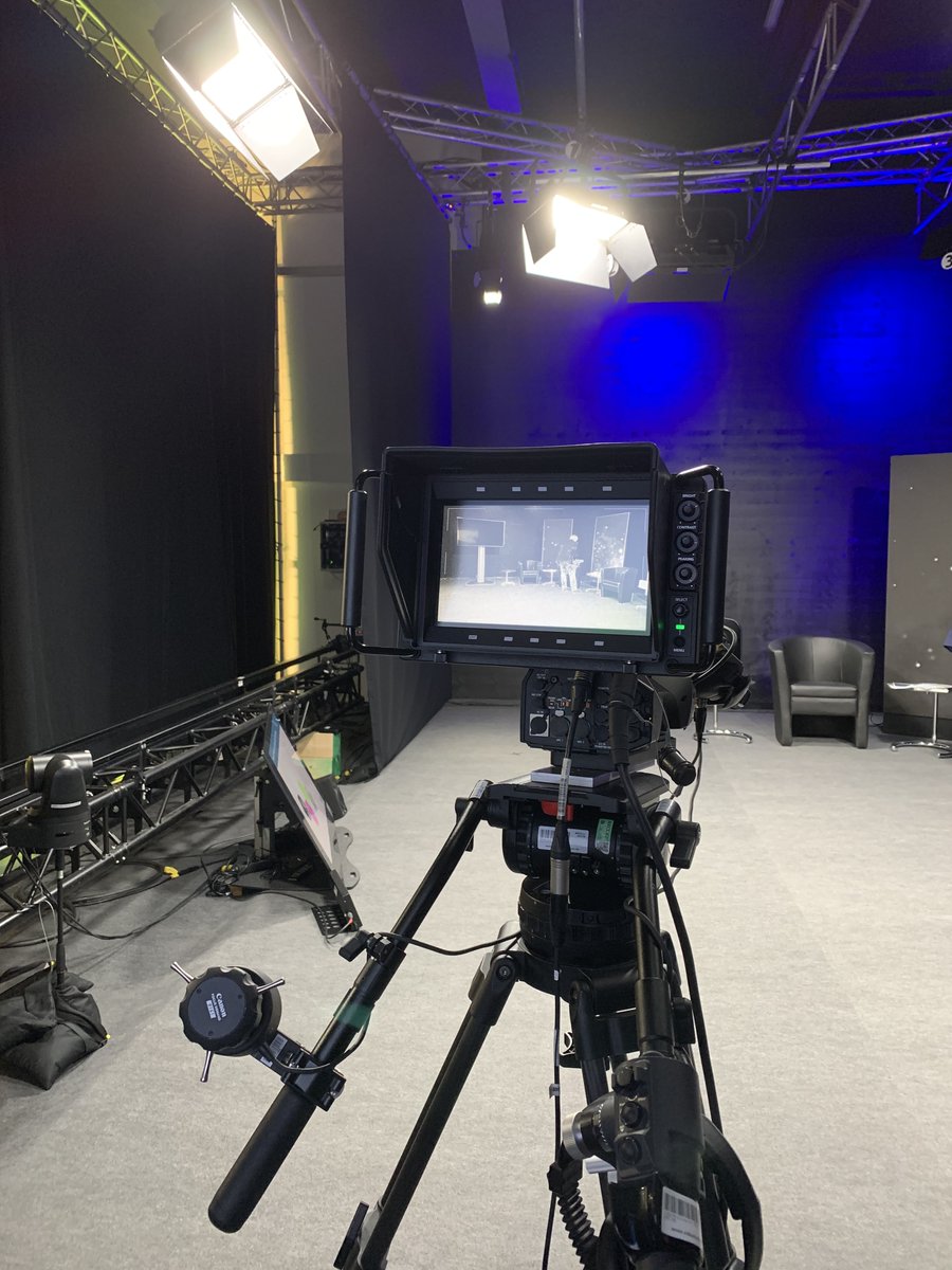 Holly Steedman is set and ready to go for her Presentation and Live Talk on LED Differences in Technologies at the IST Metz GmbH UV Days on Air - don't forget to tune in 11.10 GMT - uvdays.com/en/ #uvled #uvcuring #technology #innovation