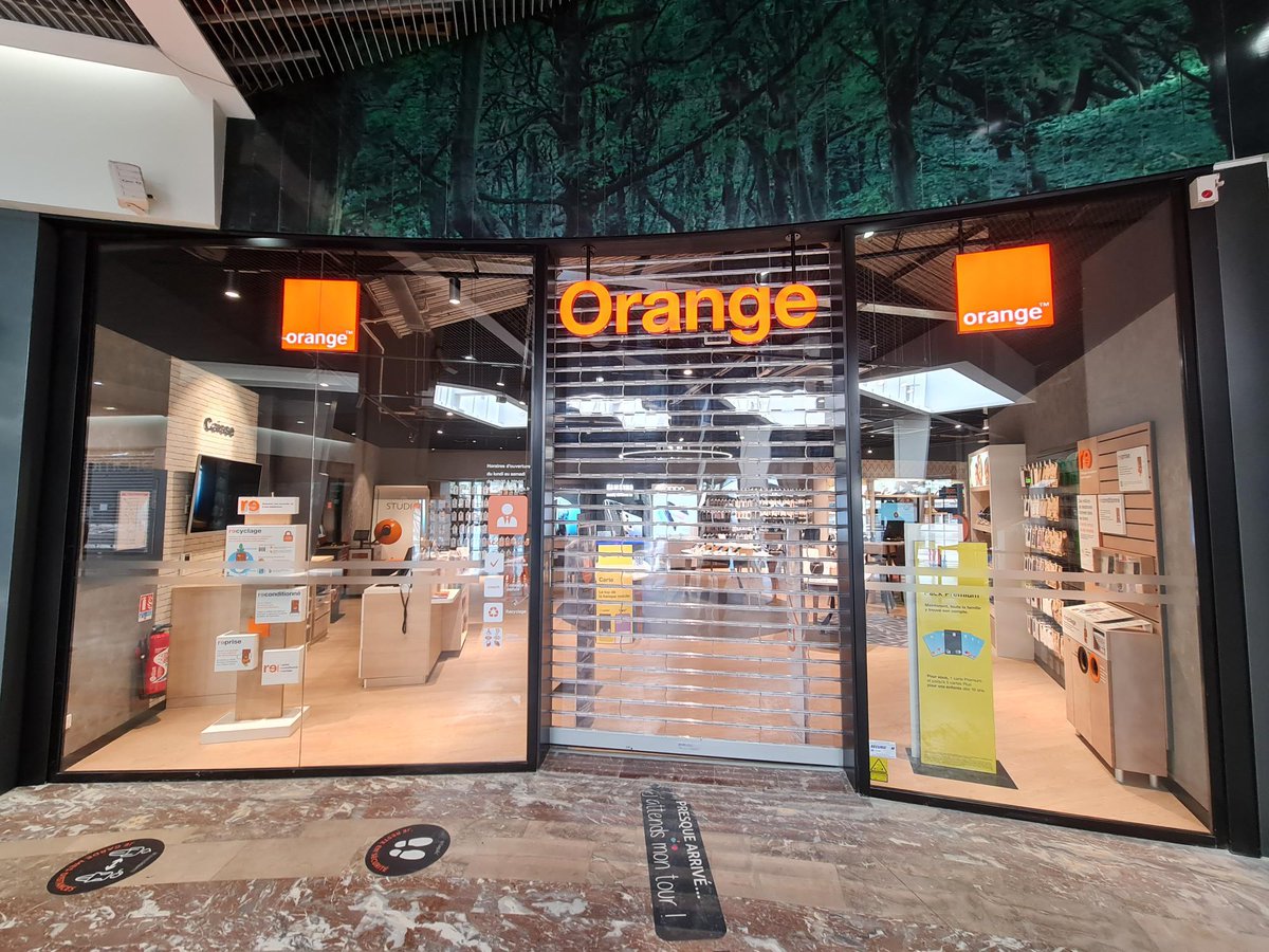 Orange Store tweet media