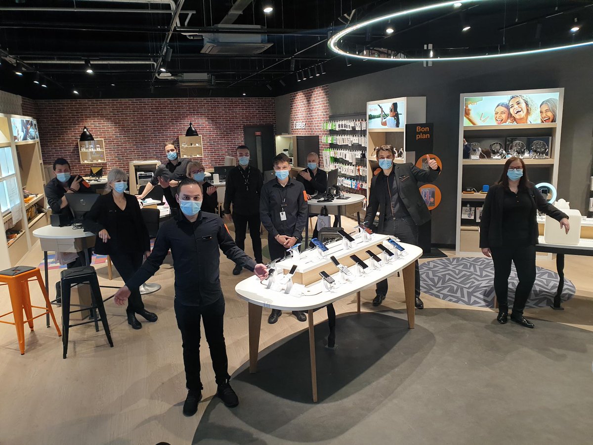 Orange Store tweet media