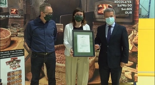 CanalTerrassa's tweet photo. 🛒COMERÇ | @Casagispert rep el certificat @AENOR de seguretat alimentària. En parlem amb Gemma Marín, directora general de #CasaGispert a https://t.co/byVvmAXb78 #Terrassa #Viladecavalls #comerç https://t.co/4y5aSl9Oyu