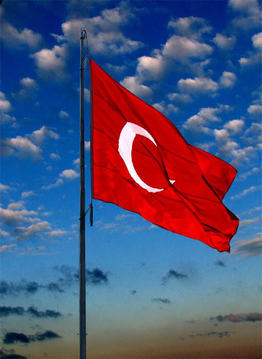 Aydınlık geleceğimizin güvencesi gençlerimizin ve tüm ulusumuzun  Atatürk’ü Anma, Gençlik ve Spor Bayramını kutluyor, başta Mustafa Kemal Atatürk olmak üzere bağımsızlığımızı bize kazandıran tüm şehitlerimizi saygı, şükran ve minnetle anıyorum. #19Mayıs