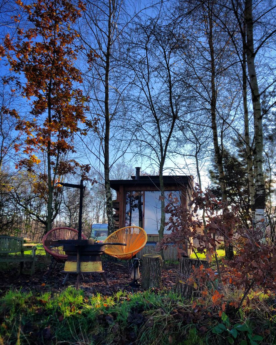 Omapost's tweet photo. Het lange Pinksterweekend staat voor de deur. Voor de één het moment om even lekker te genieten van een nachtje weg op een camping en voor de ander om een bezoekje te brengen aan opa of oma. Waar je ook bent; stuur een kaart: https://t.co/tlPYlpATCj. #weekend #omapost #lieveoma https://t.co/44ywGmorUF