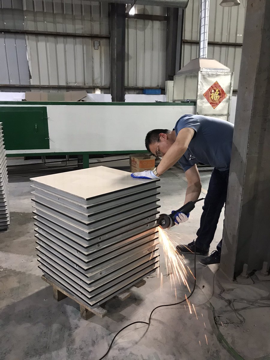 adaraisedfloor's tweet photo. Xiangli is a 25 years #raisedfloor manufacturer. Our ceramic steel cement raised floor is widedly used in #computerroom #datacenter #serveroom #lab and other #antistaticfloor request places. https://t.co/v81DfG2XW7 #accessfloor #flooring #modular https://t.co/sUPx5jjYEd