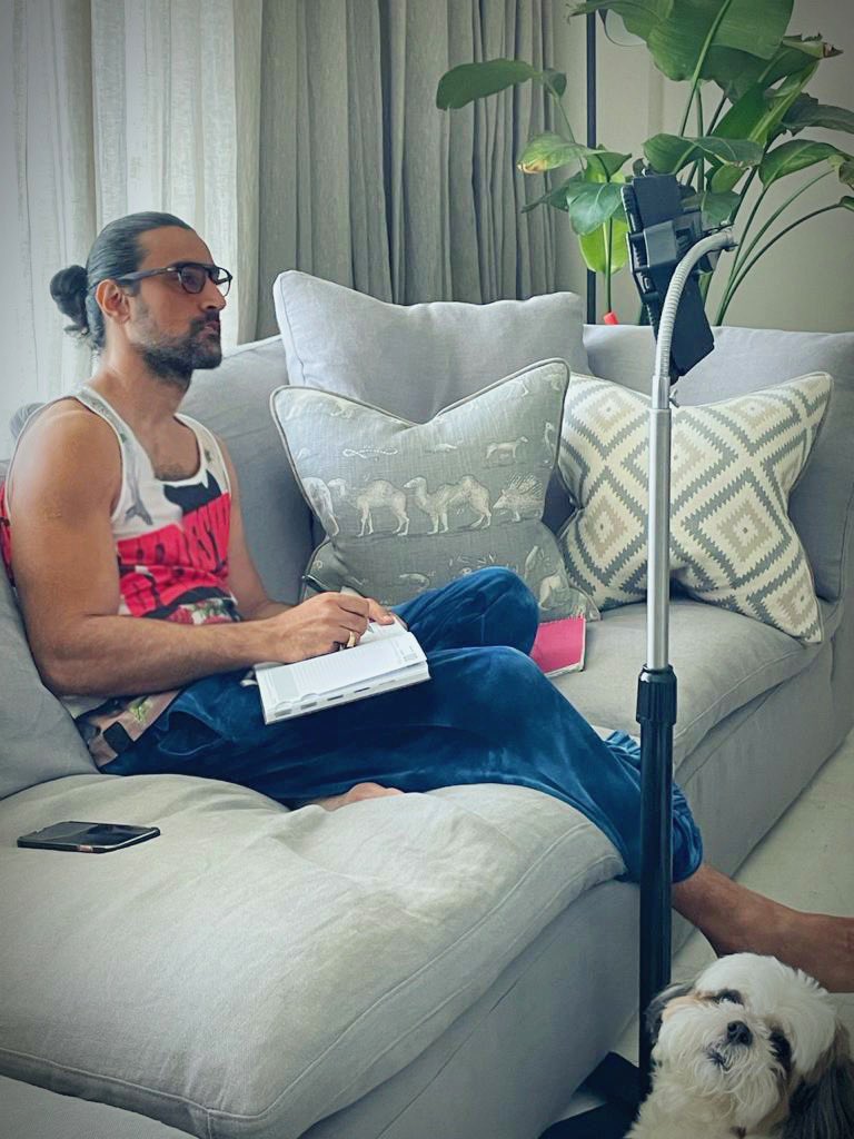 kapoorkkunal's tweet image. *The Language Of Machines
Learning = (‘python’ + ‘solidity’ + ‘online’ + ‘doggie hanging around’)
#ProgrammingTime