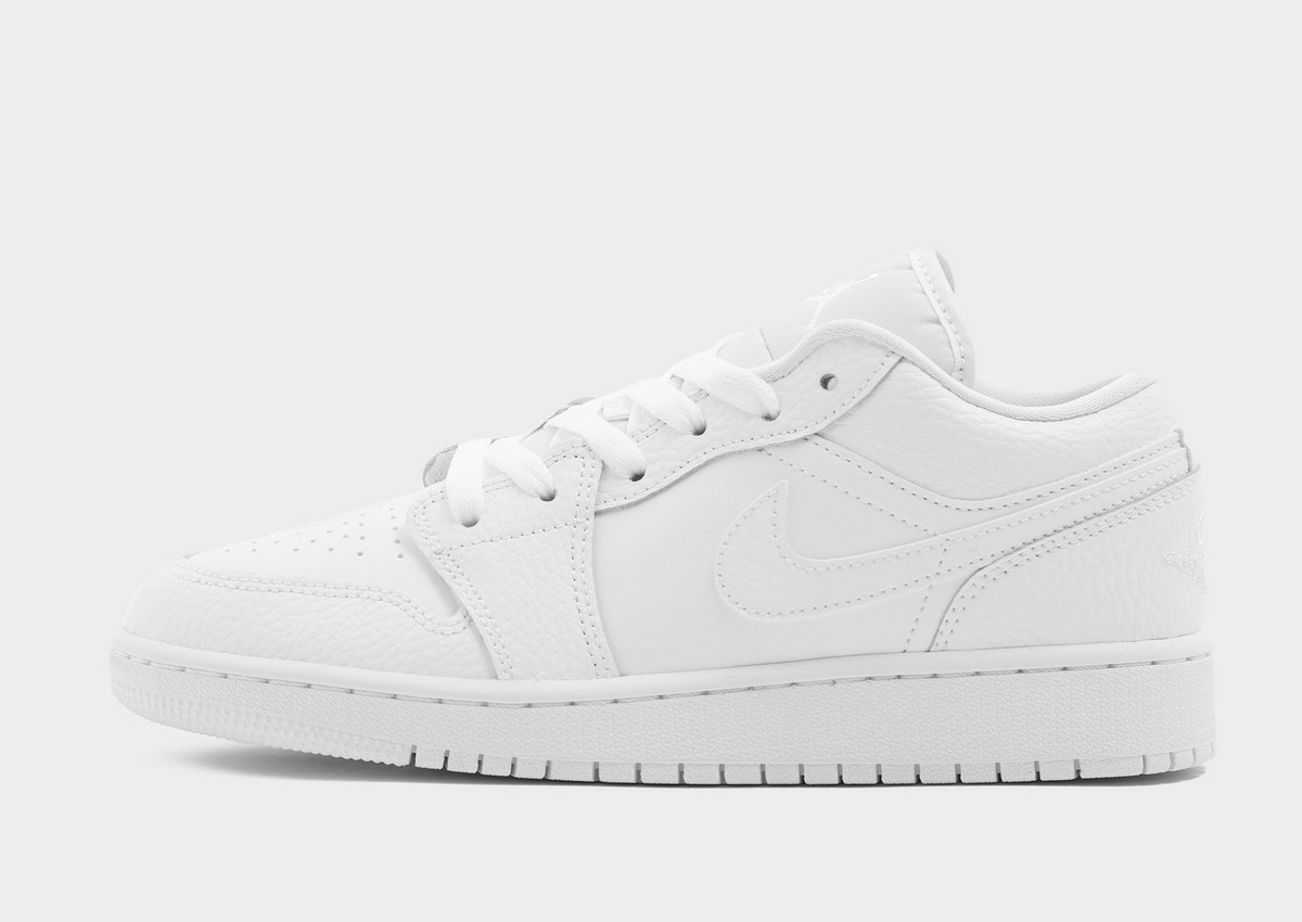 Ad: Jordan 1 Low triple white (GS) has restocked at JD. 
BE QUICK!! These wont be around long!
 
NOW £60

Link: tidd.ly/3ylhkVv