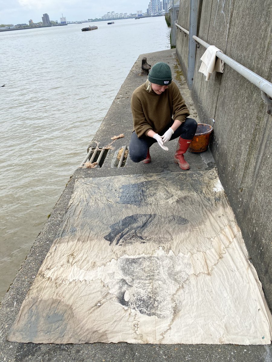 AmyLeighBird's tweet photo. A new and very big piece I’m currently working on.
Thames clay, Thames water, calico and a whole lot of love. #riverthames
Thanks to @TideLineArt for the photos 🙏🦋🦴
#screenprint #River #printmaking #amyleighbird #ArtistOnTwitter #art #resharewednesday @_MarthaMay https://t.co/Oivee20lJB