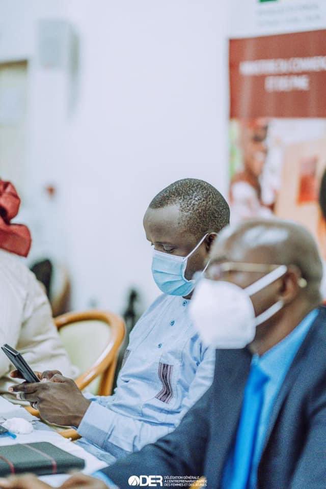 dce_sn's tweet photo. « La @dersenegal va accompagner les acteurs de la filière anacarde avec une ligne de crédit de 15 milliards. »
#Senegal #Commerce https://t.co/JVTaHUvHR7