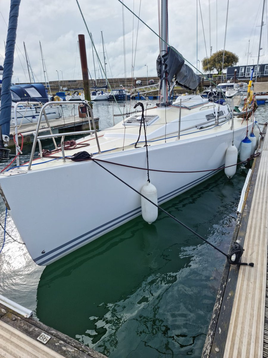 RACYachtClub's tweet photo. A great day out on board White Knight 7 for soldiers from @HEADQUARTERSRAC including being escorted out past @gosport_nci by @HUGOBOSS @AlexThomson99 

#sailing #armyconfidence #morewindplease https://t.co/h8MzBxtKi9